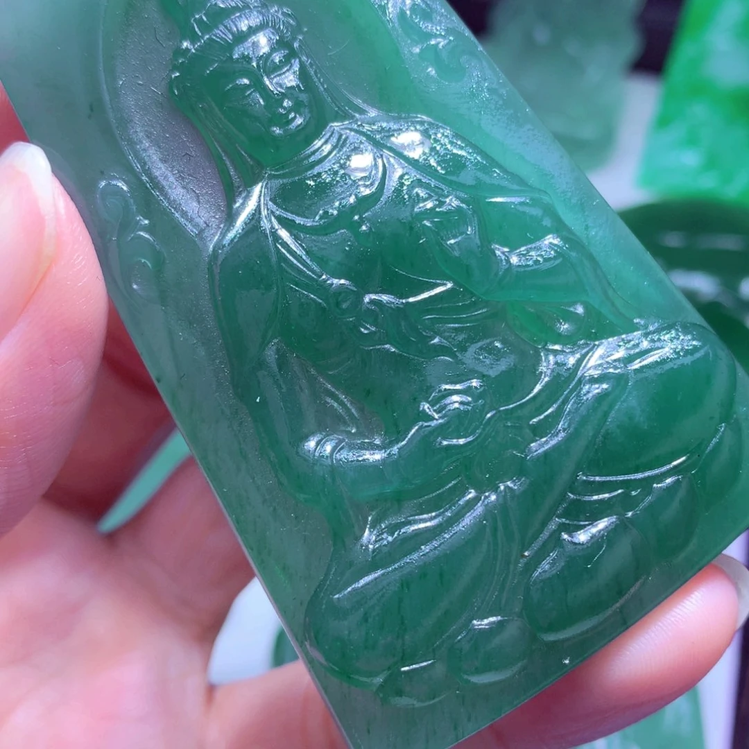 巴****定制翡翠未镶嵌天然翡翠A货毛货挂件