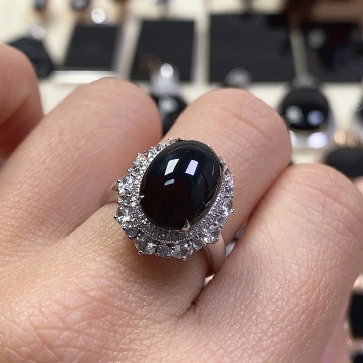 翡翠戒指18K金镶嵌缅甸天然翡翠墨翠