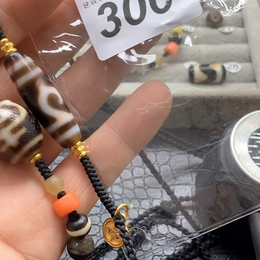 过***值玛瑙/玉髓未镶嵌裸珠300