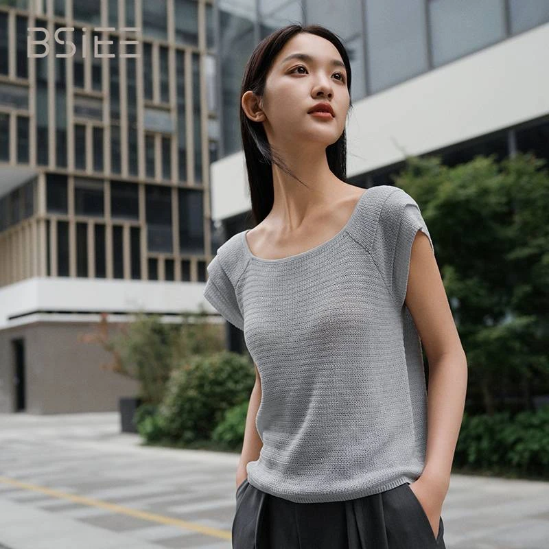 BSIEE/本涩显瘦运动休闲方领飞袖薄针织衫