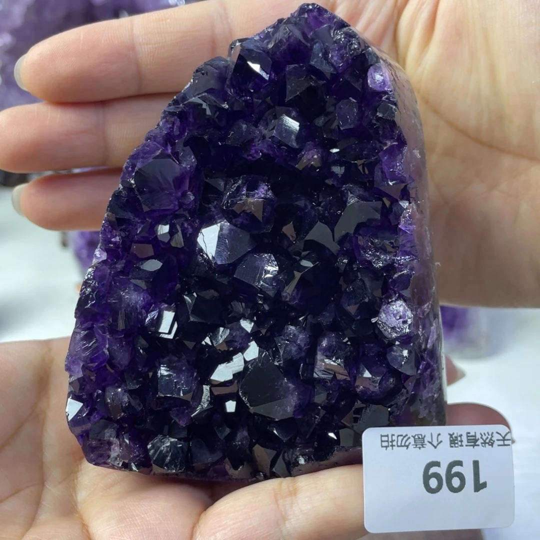 未镶嵌水晶大型摆件（非配饰）
