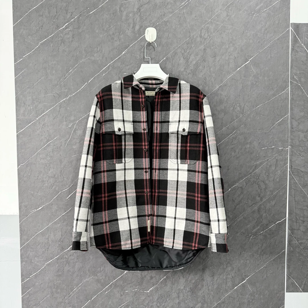 99新 BURBERRY/博柏利 黑红格子外套/m码/无配件