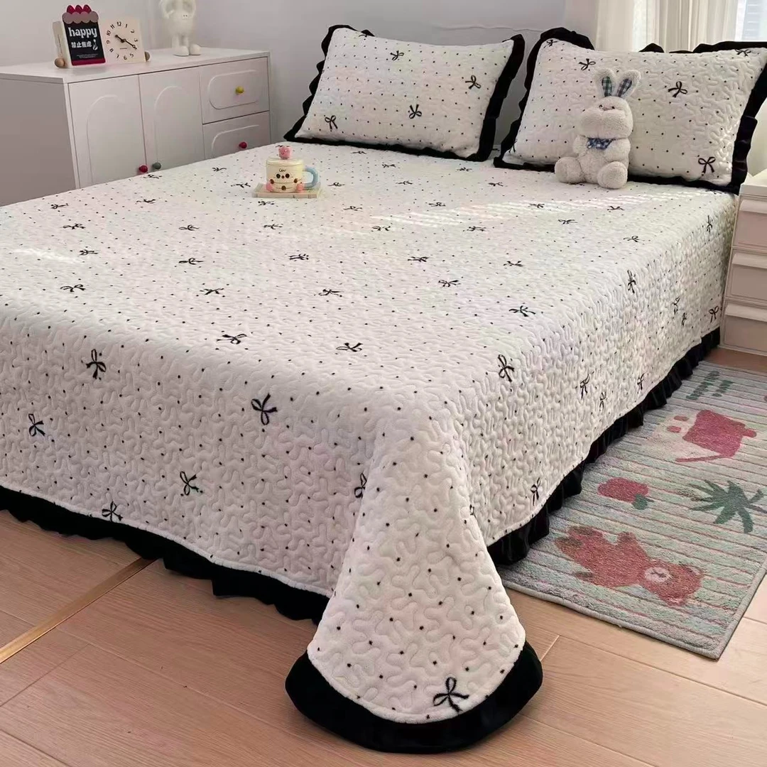 【2025】冬季高克重牛奶绒夹棉花边床盖