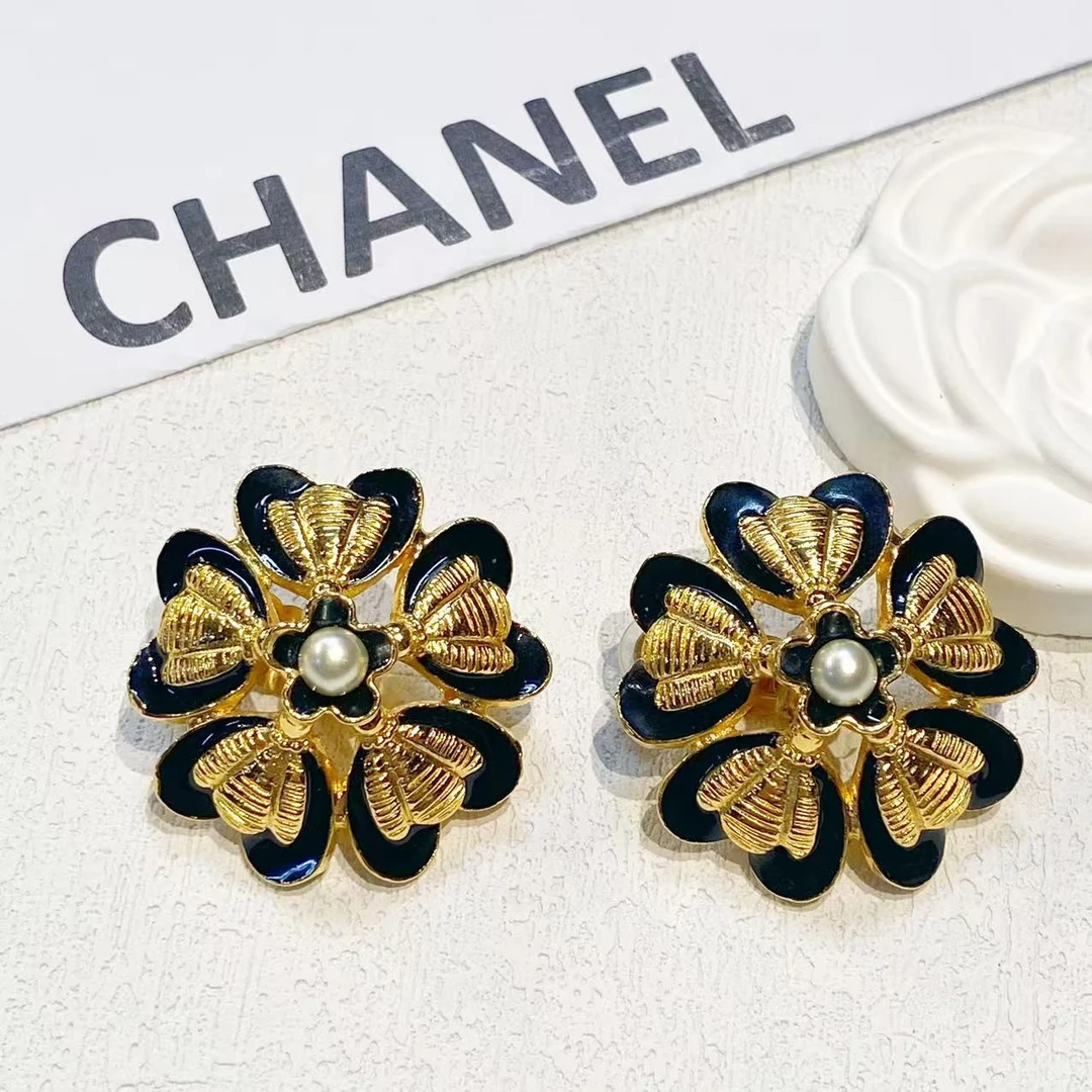 95新 Chanel/香奈儿 中古黑金蜜蜂素金耳夹/CJ54019