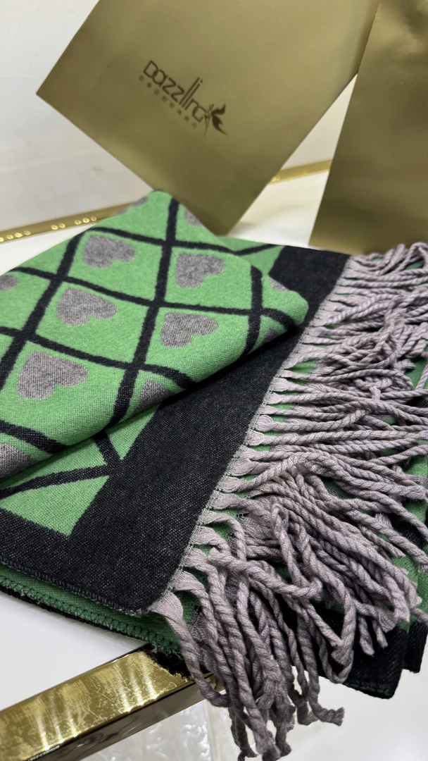 围巾女冬季冬季百搭羊绒秋冬保暖女格子时尚围巾针织加厚红色围巾