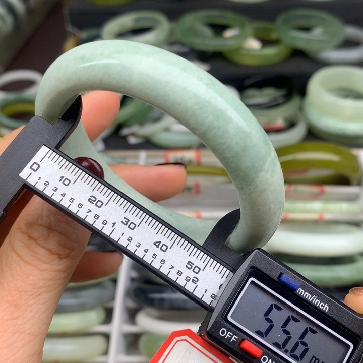 蛇纹石玉未镶嵌手镯1032