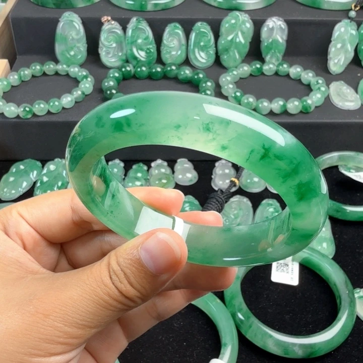 石英质玉未镶嵌手镯