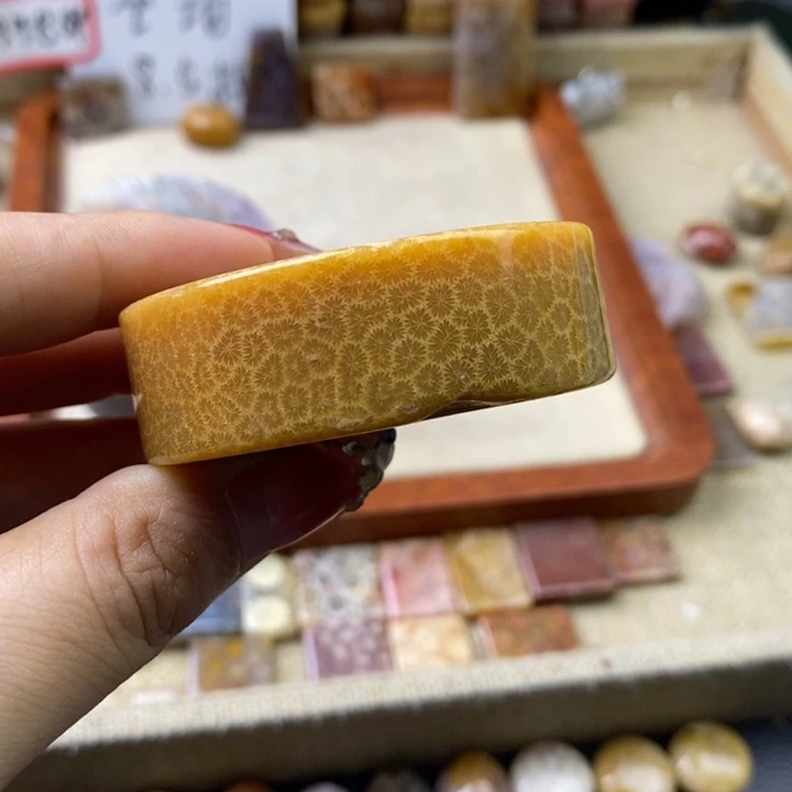 石英岩玉合金颈饰