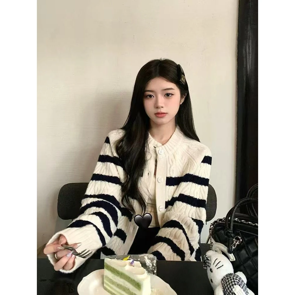 撞色条纹圆领麻花针织毛衣开衫女春季韩系慵懒风宽松短款上衣外套