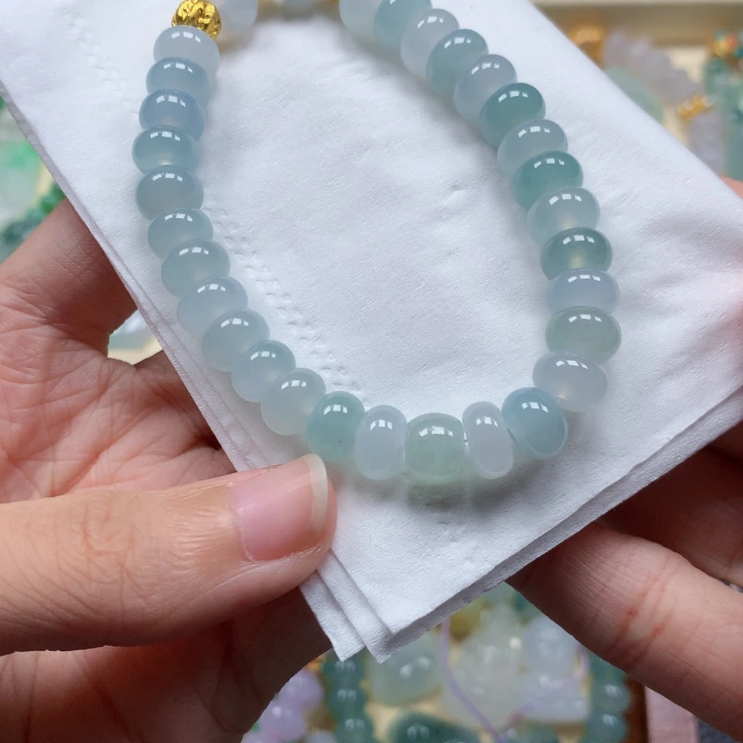 翡翠未镶嵌颈饰闪