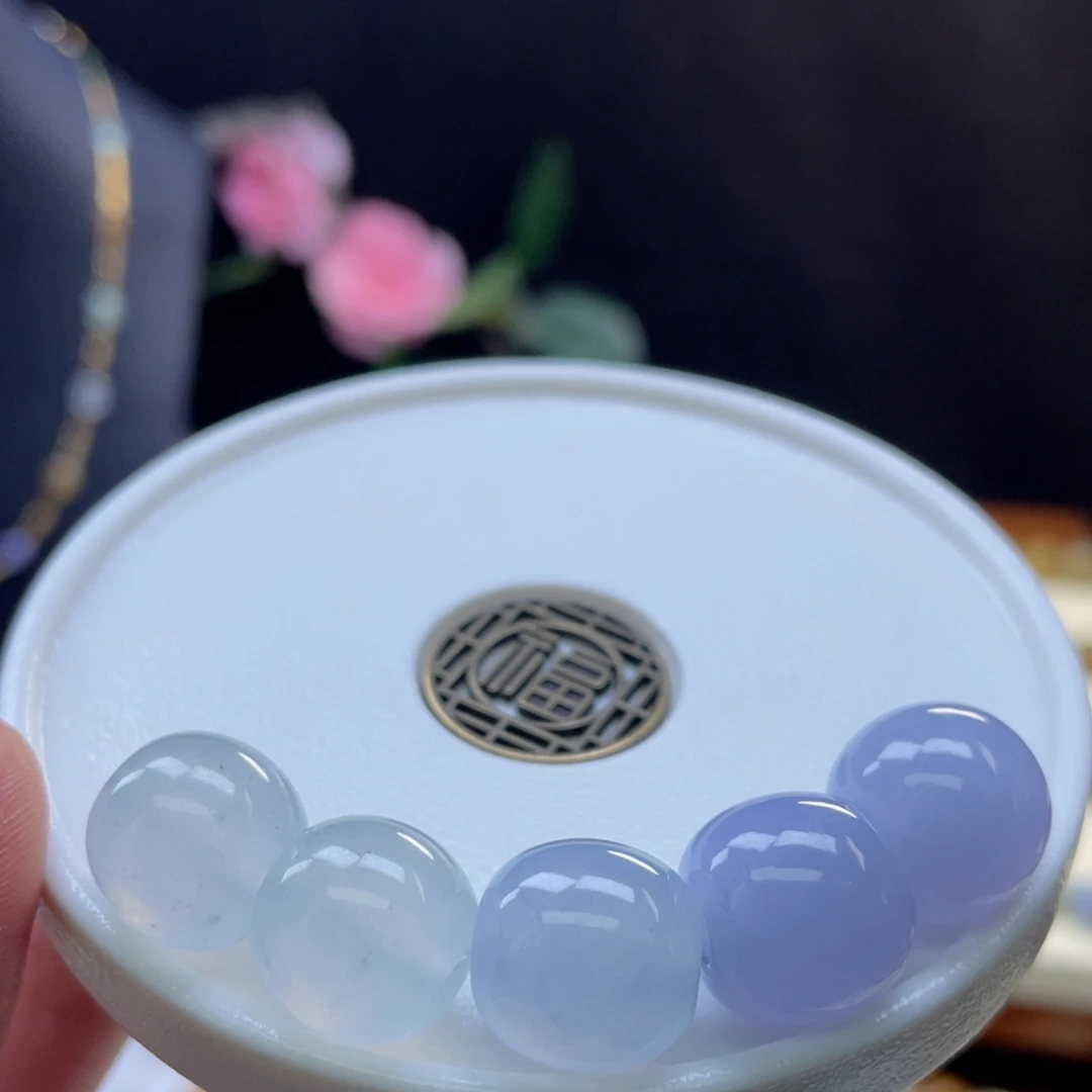 翡翠颈饰未镶嵌翡翠1个