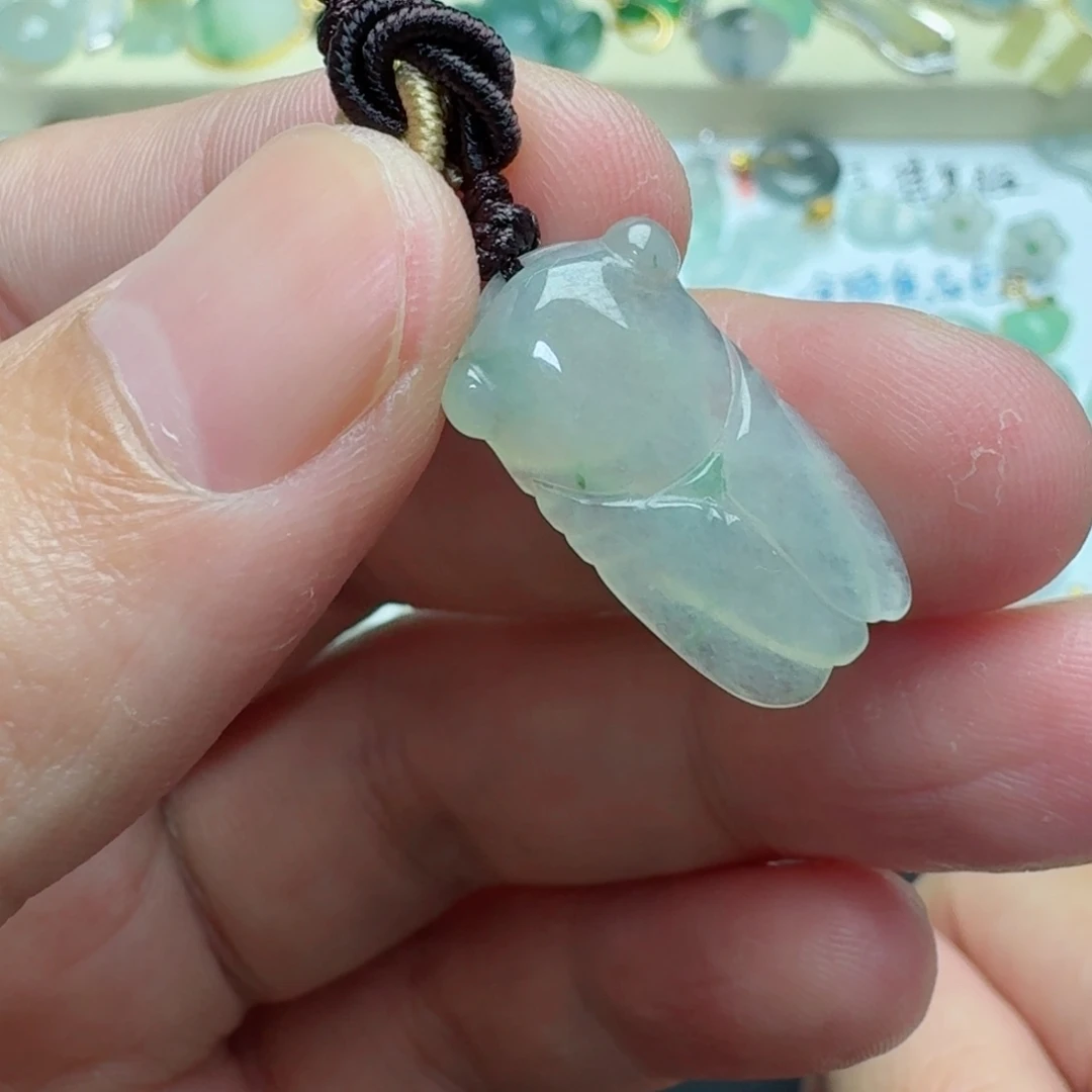 翡翠未镶嵌颈饰金蝉