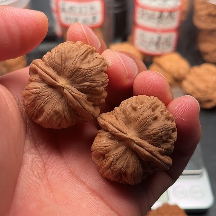 文玩核桃把件元宝