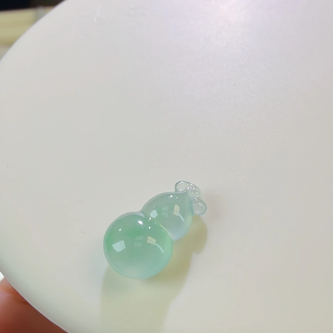 翡翠裸石天空蓝葫芦