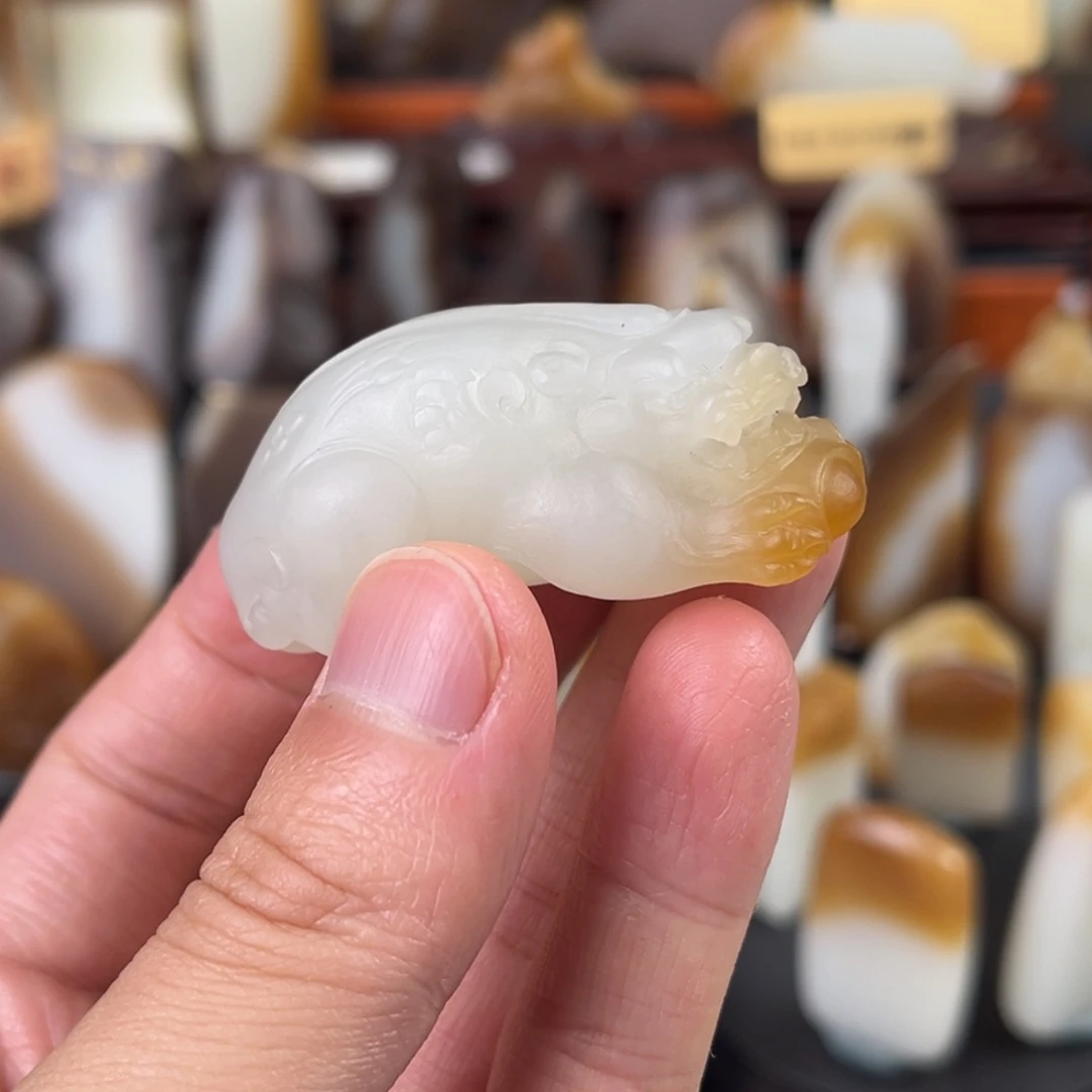 和田玉（糖玉）未镶嵌颈饰