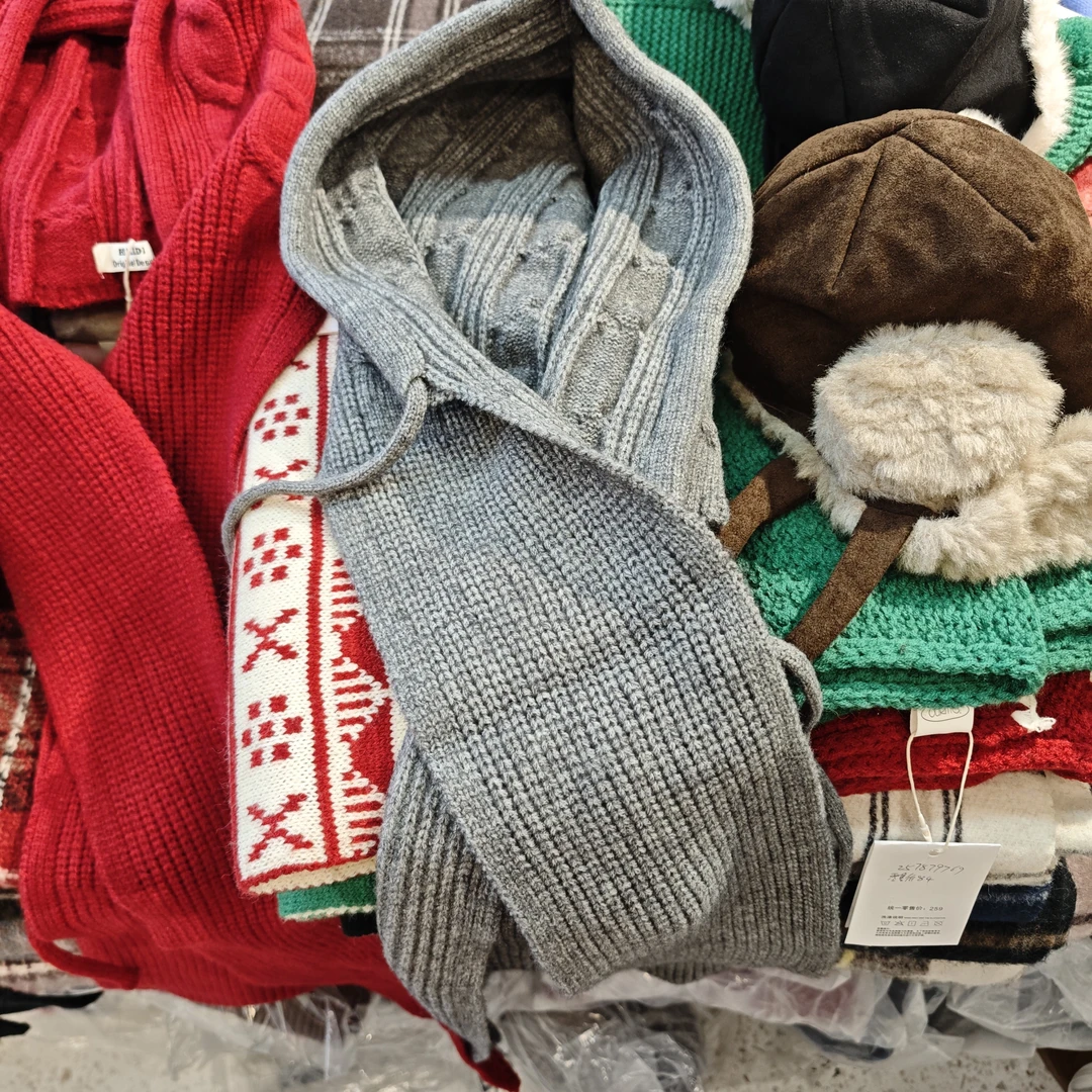 冬季针织围巾连帽款，舒适保暖！