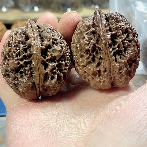 文玩核桃把件紫金锤带彩42