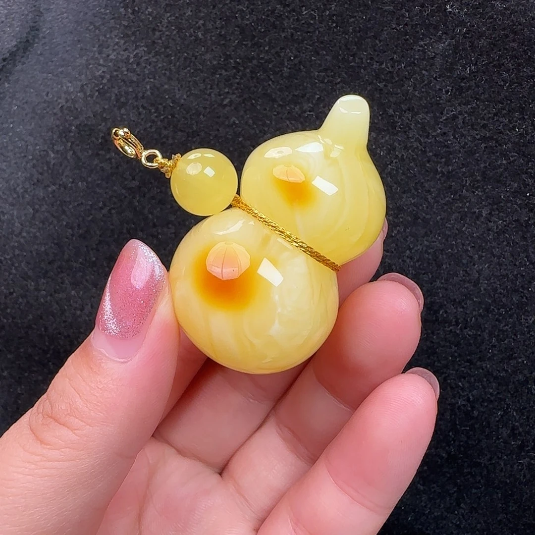 蜜蜡未镶嵌珠宝奇石