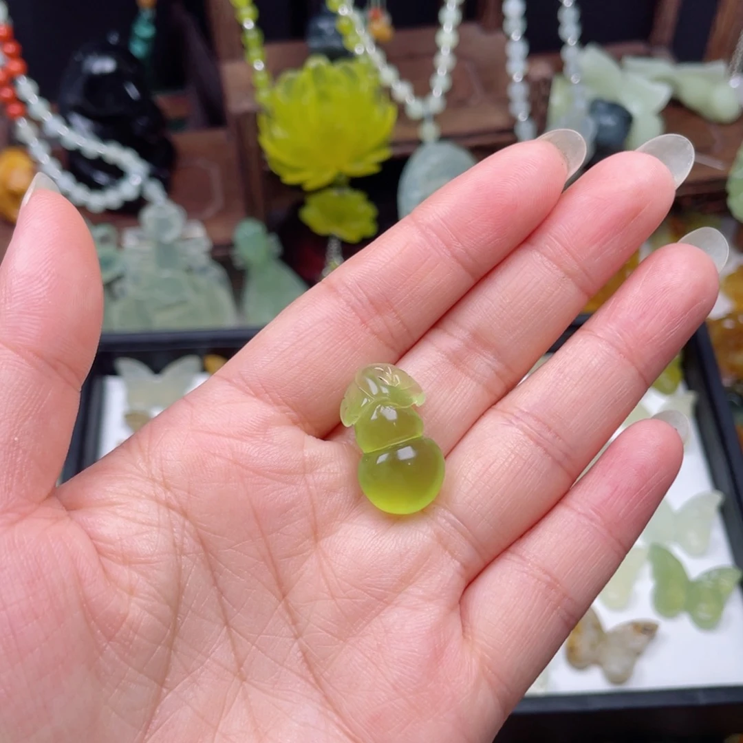 j***g蛇纹石玉未镶嵌颈饰