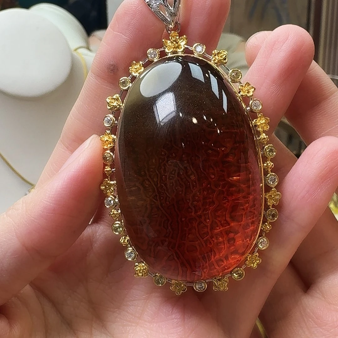 琥珀未镶嵌颈饰吊坠