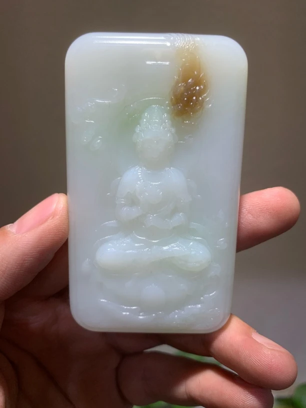 和田玉 三色羊脂玉 玉观音·观山水重量114克造型端庄大气雕工精美