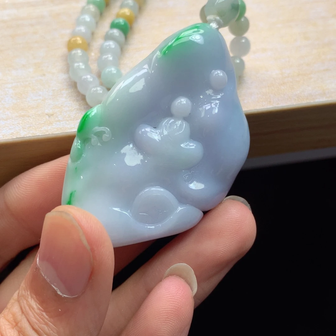 唐***糖颈饰未镶嵌翡翠吊坠