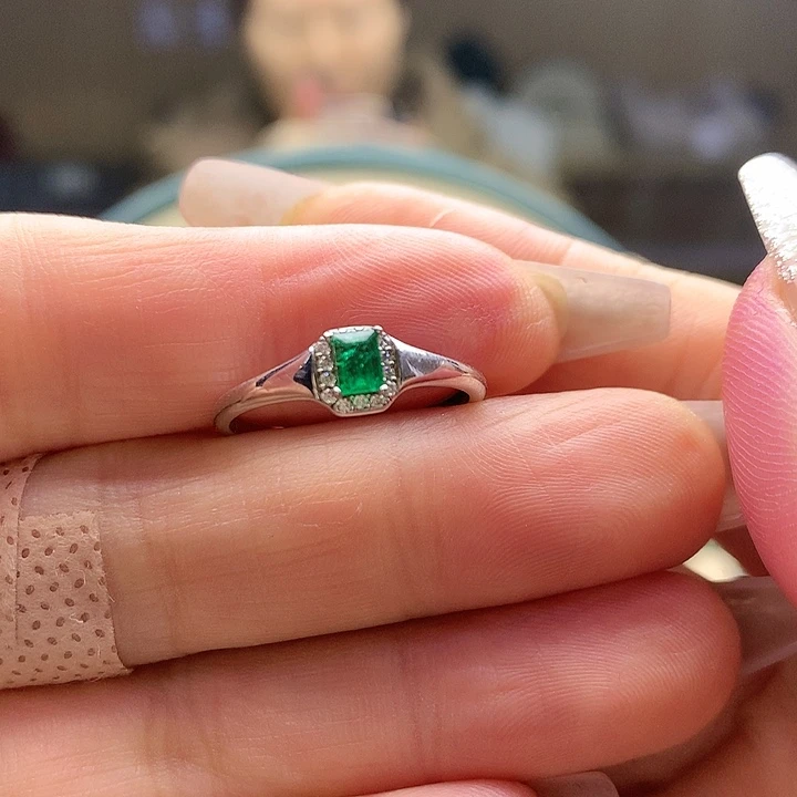 祖母绿戒指银S925镶嵌纯天然
