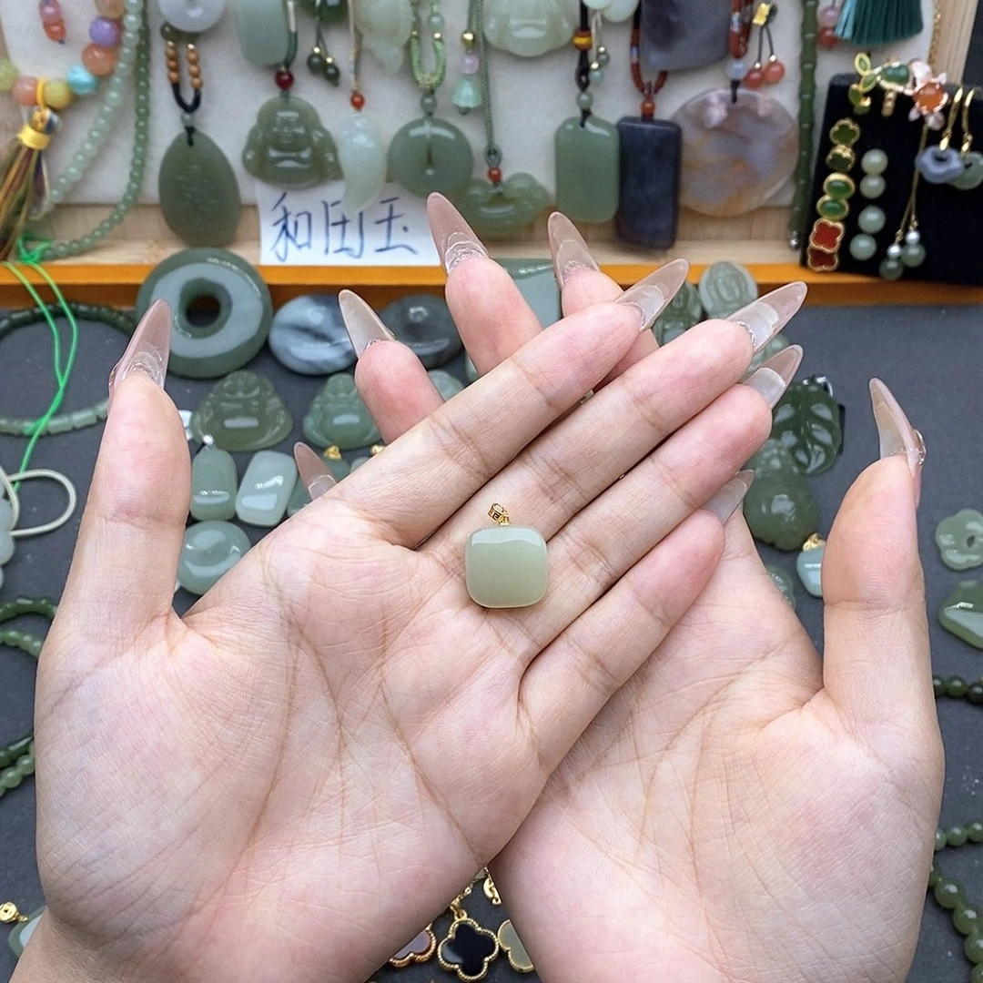 和田玉18K金镶嵌吊坠(不含链)