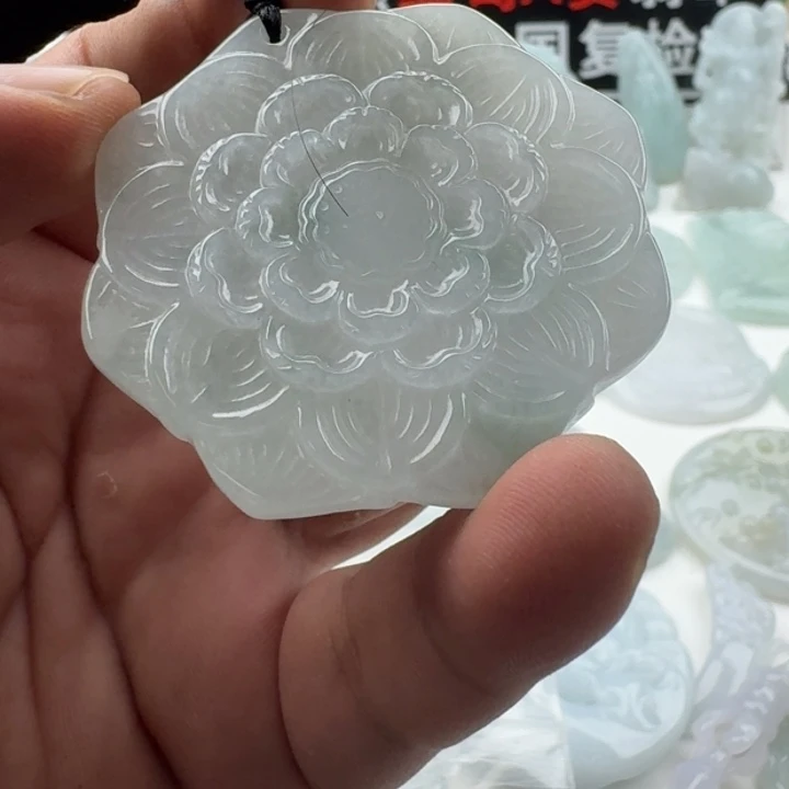 翡翠未镶嵌颈饰天然缅甸A货翡翠