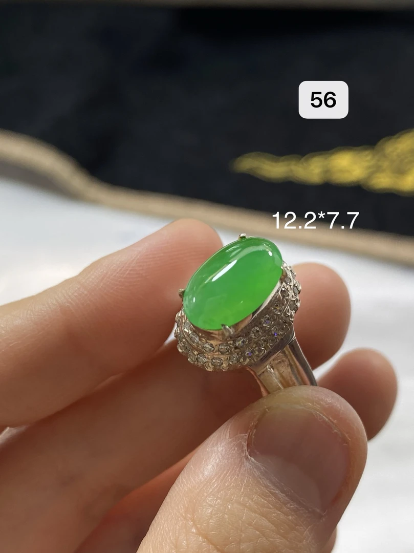 缅甸天然翡翠A货铜托镶嵌