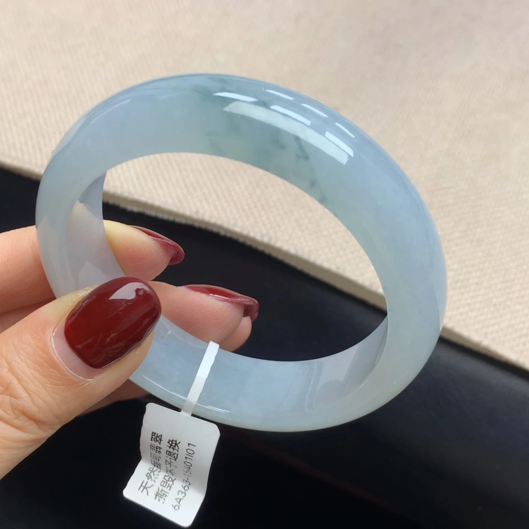 翡翠未镶嵌手镯轮胎飘花