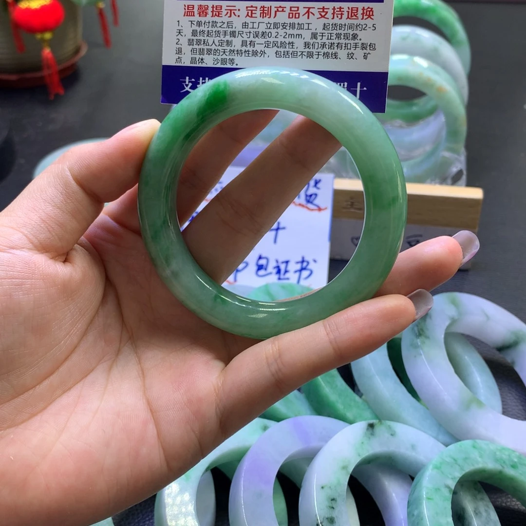 未镶嵌翡翠定制翡翠朝*