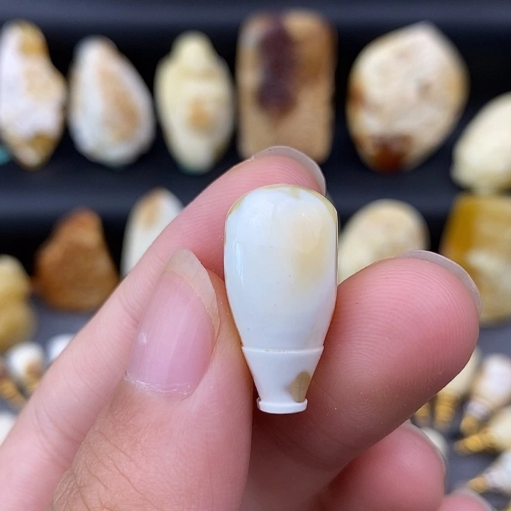 琥珀未镶嵌裸石11金瓷白三通b900