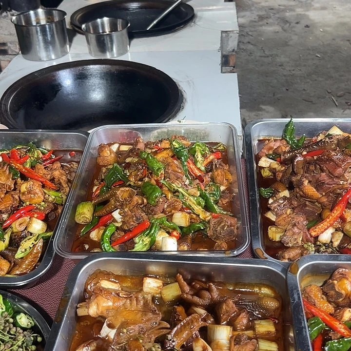 包装沂蒙山散养跑山鸡。 现杀现炒