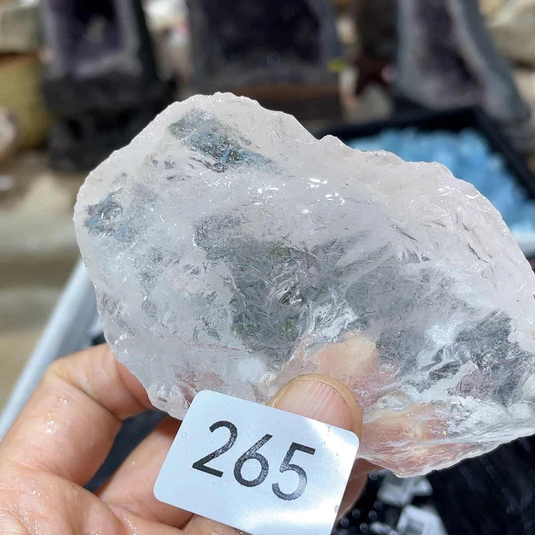 水晶摆件……未镶嵌