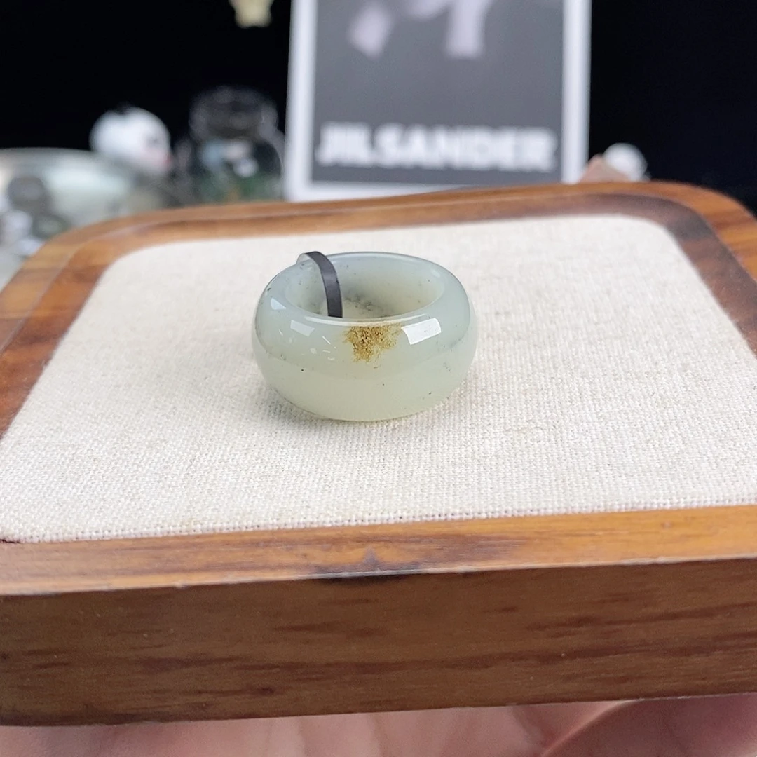 和田玉（糖玉）未镶嵌戒指17.7点墨糖不退换