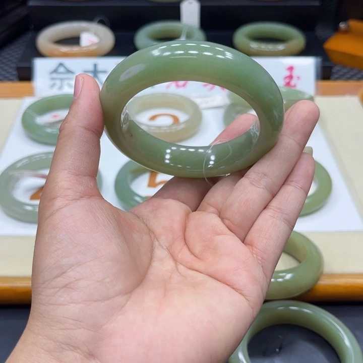 未镶嵌手镯石英质玉健***安