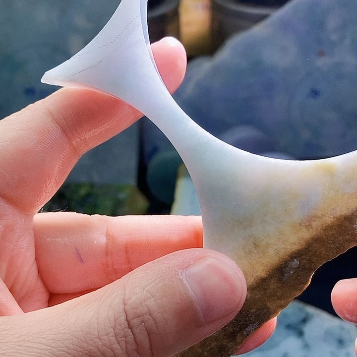 翡翠未镶嵌颈饰毛料37