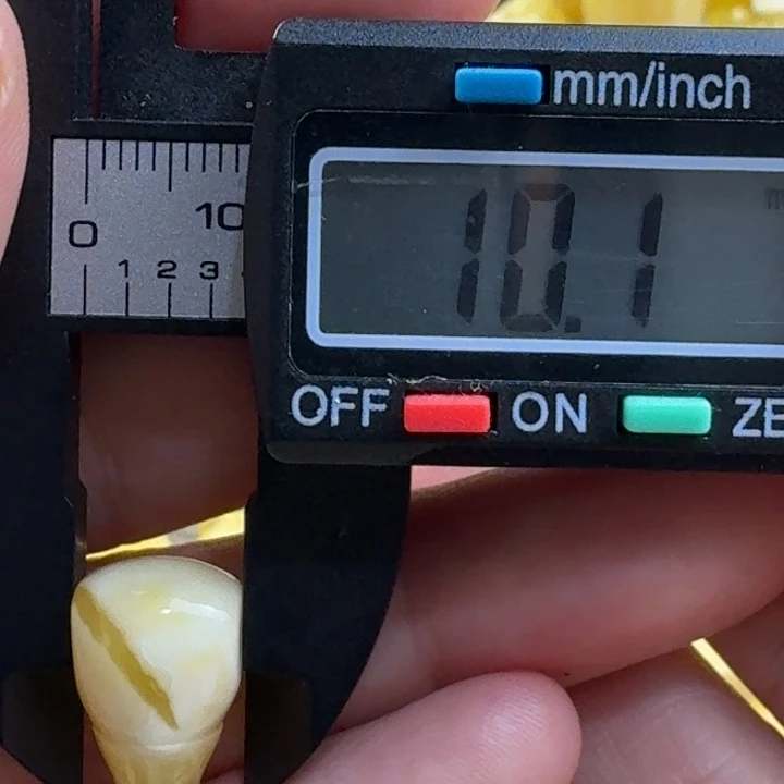 未镶嵌琥珀裸石36杂