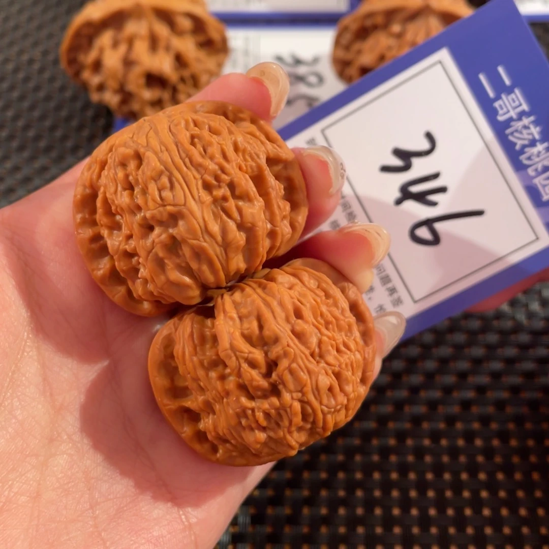 文玩核桃把件346号39尺白狮子