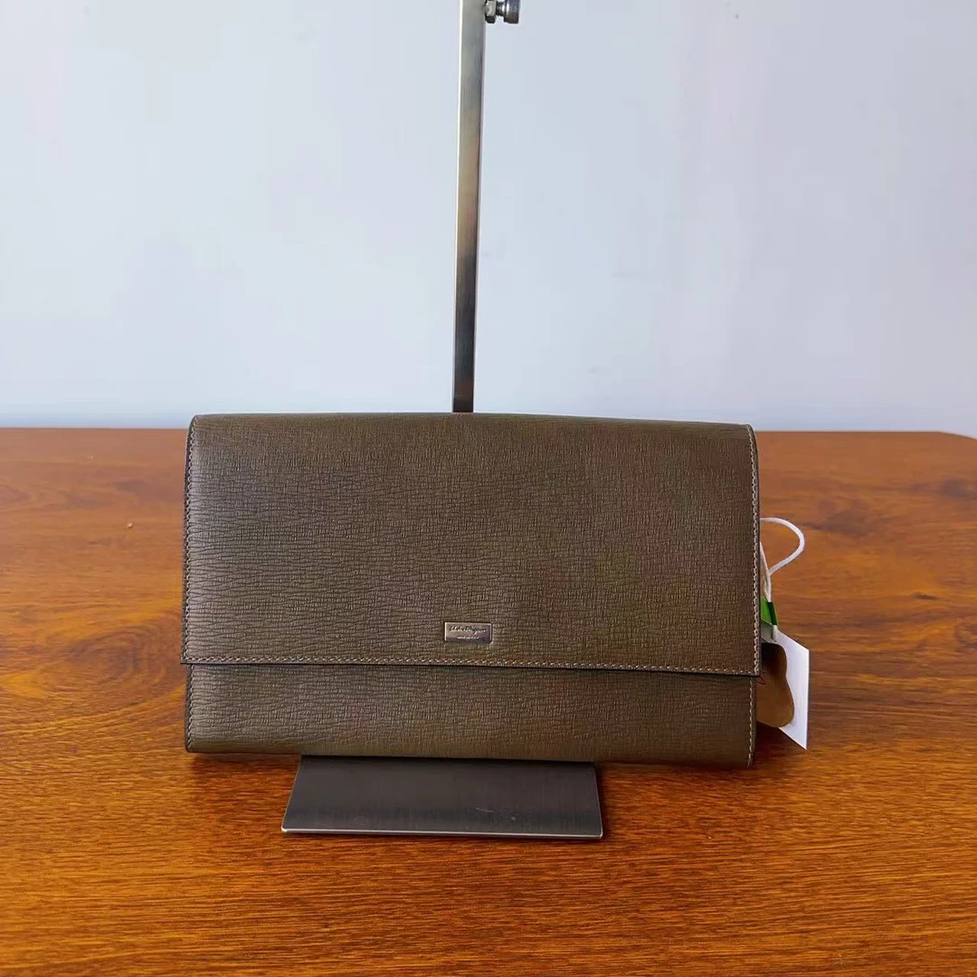 95新 FERRAGAMO/菲拉格慕 深棕色钱包 1303 0305