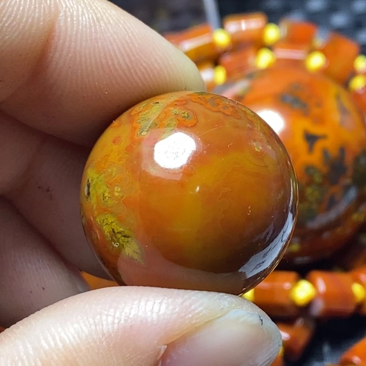 玛瑙/玉髓颈饰未镶嵌富**?