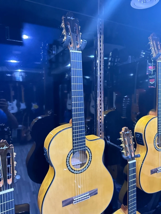 SADA弗拉门戈电箱吉他