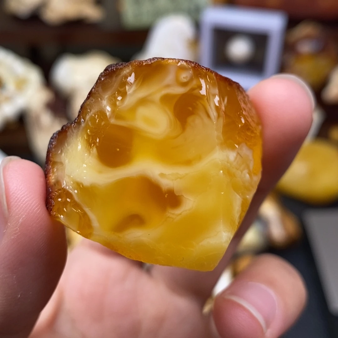 用***6定制琥珀未镶嵌蜜蜡