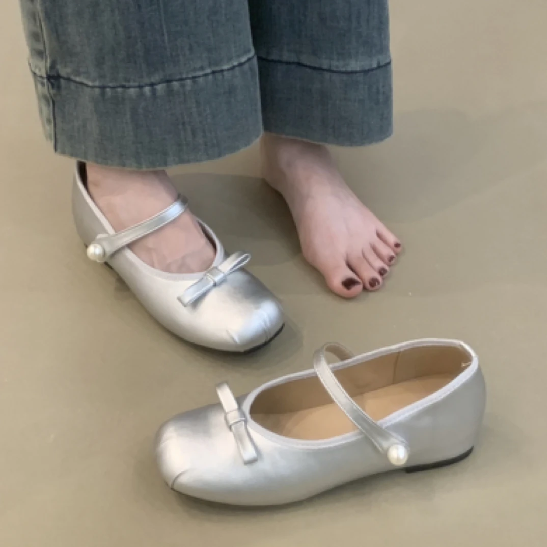 温柔仙女银色小单鞋2025新款法式小个子内增高可爱蝴蝶结玛丽珍鞋