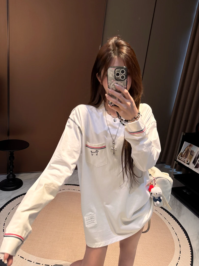 李馨儿【大白狗】韩版宽松正肩显瘦拼接冬季秋季打底百搭衣服T长袖