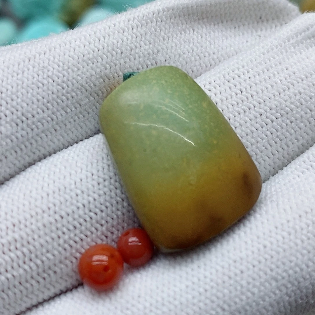 南红玛瑙未镶嵌珠宝奇石