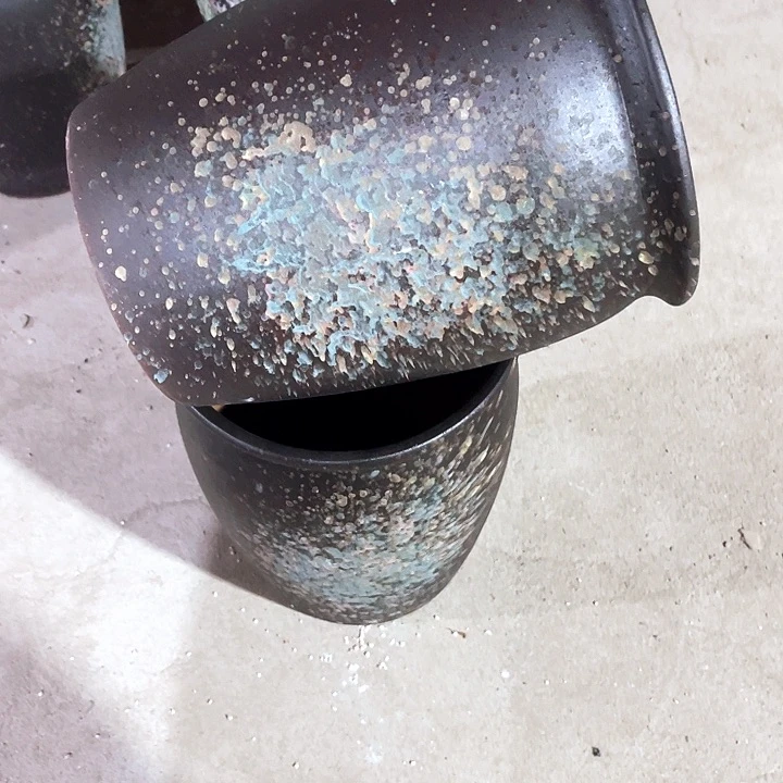 紫砂花盆口径20高度25两只小瑕疵