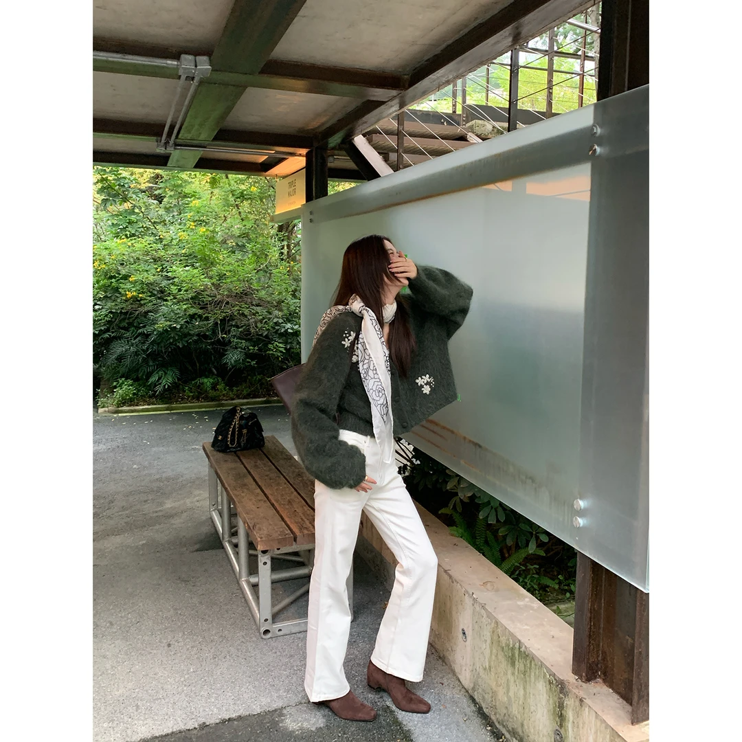 【浪漫故事】RARE ZZ老钱风女装百搭休闲奶白色直筒微喇牛仔裤