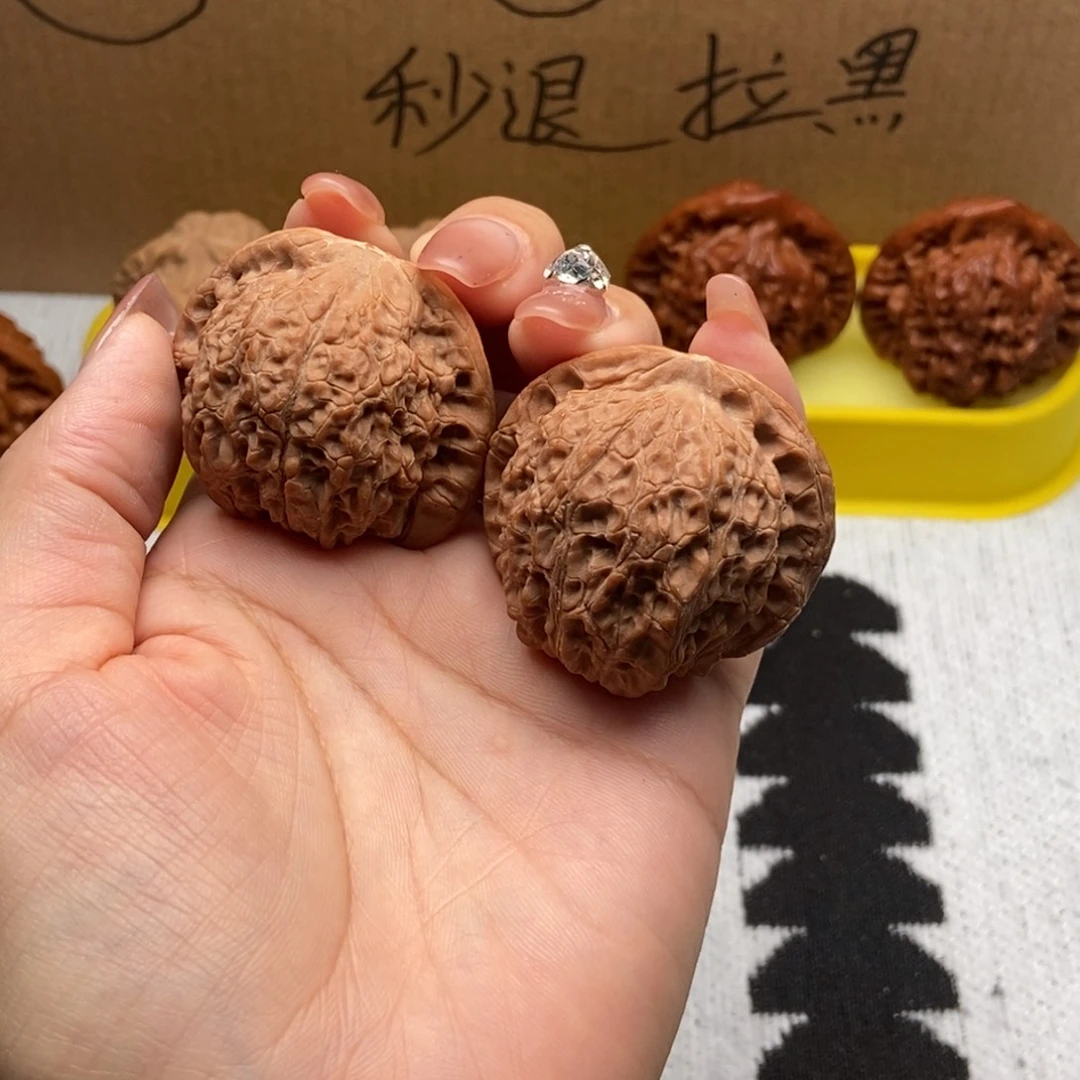 比***卜吊坠文玩核桃血麒麟